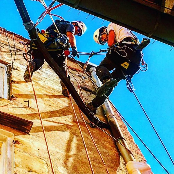 DEMONTAGE TOITURE 01